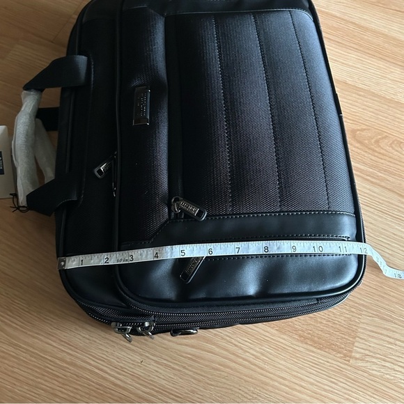 NWT Kenneth Cole Reaction Keystone Checkpoint-Friendly Laptop Portfolio Bag - Picture 11 of 12